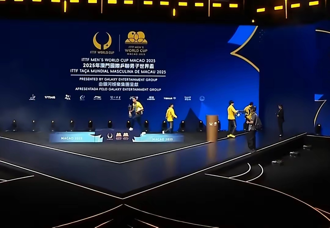 包含多特蒙德演绎惊天逆袭，不辱使命的词条